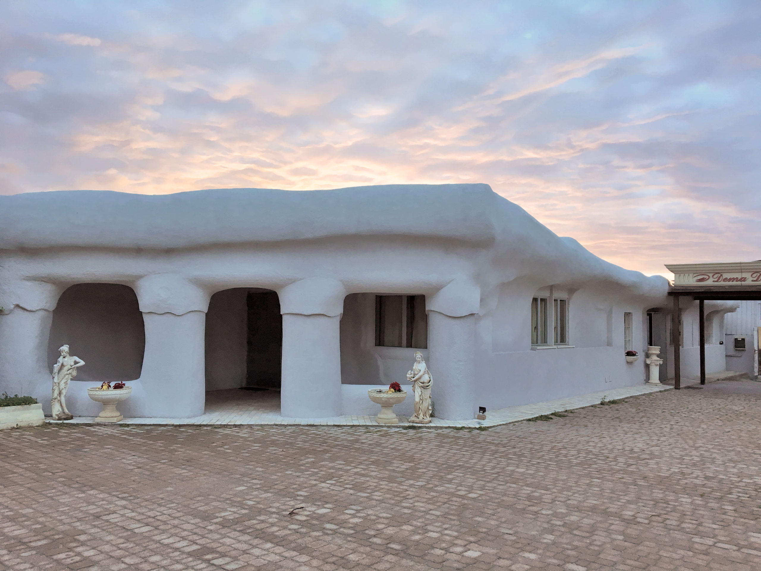 Esterno esposizione laboratorio Quartu Sant'Elena Cagliari